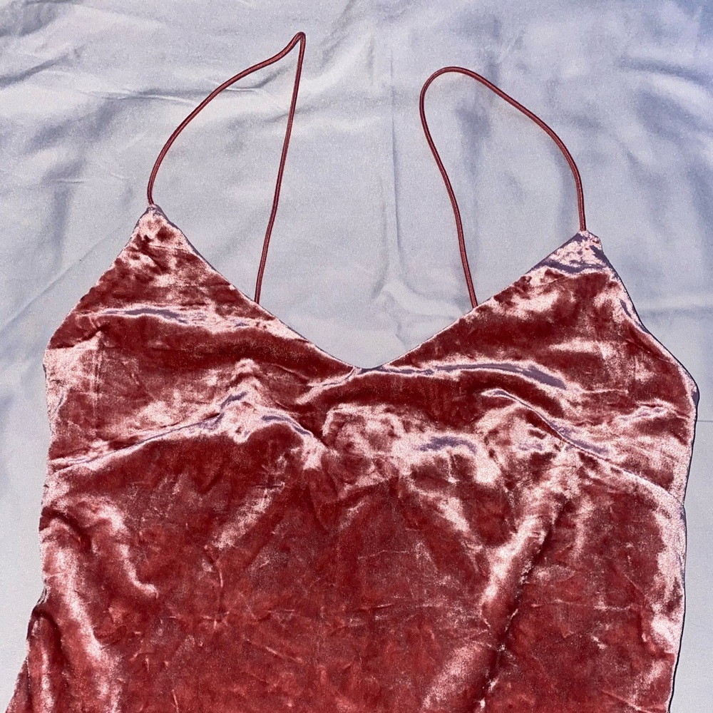 Dark pink v-neck mini bodycon dress